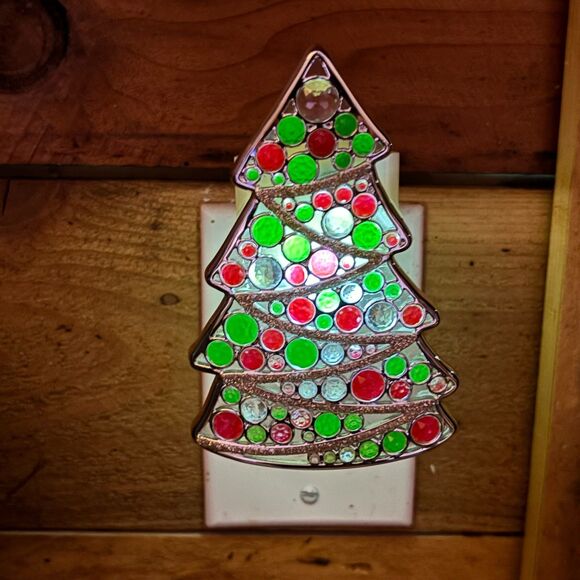 Bath & Body Works Wallflowers Christmas Tree Plug In Scent Diffuser Night Light - Picture 1 of 8
